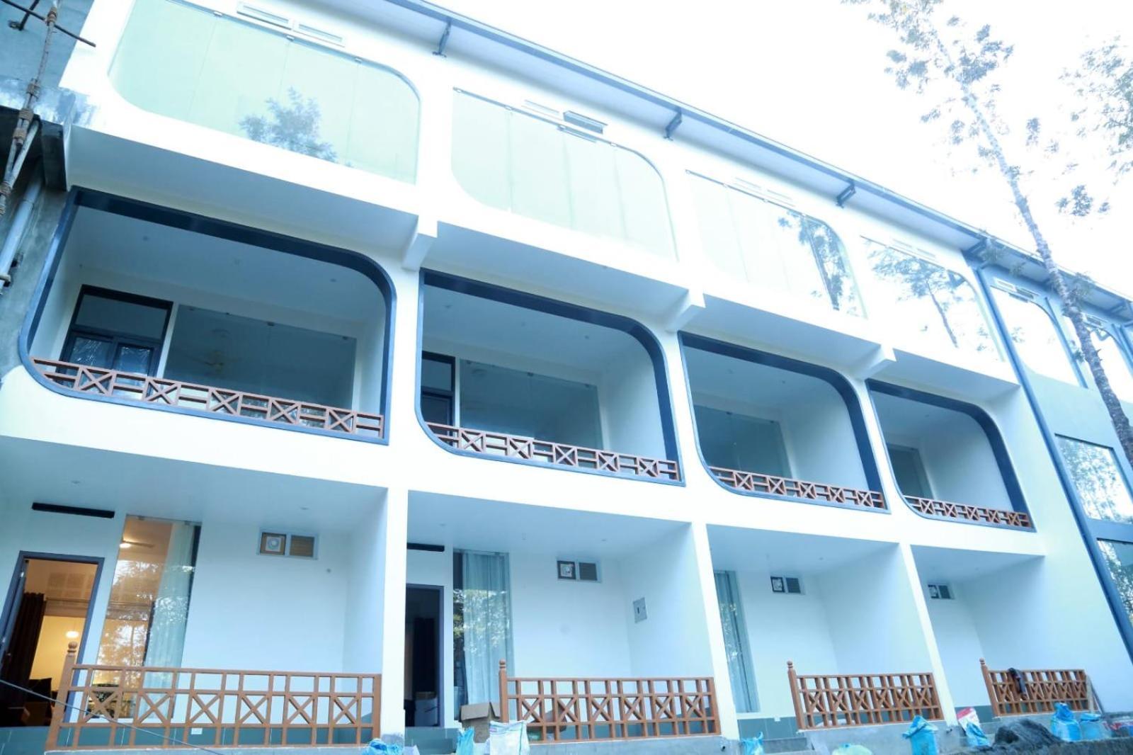 Hotel Mainland & By Kolaahalam