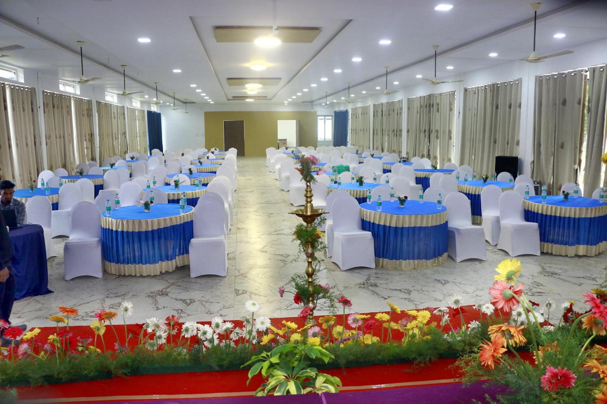 Hotel Mainland & By Kolaahalam